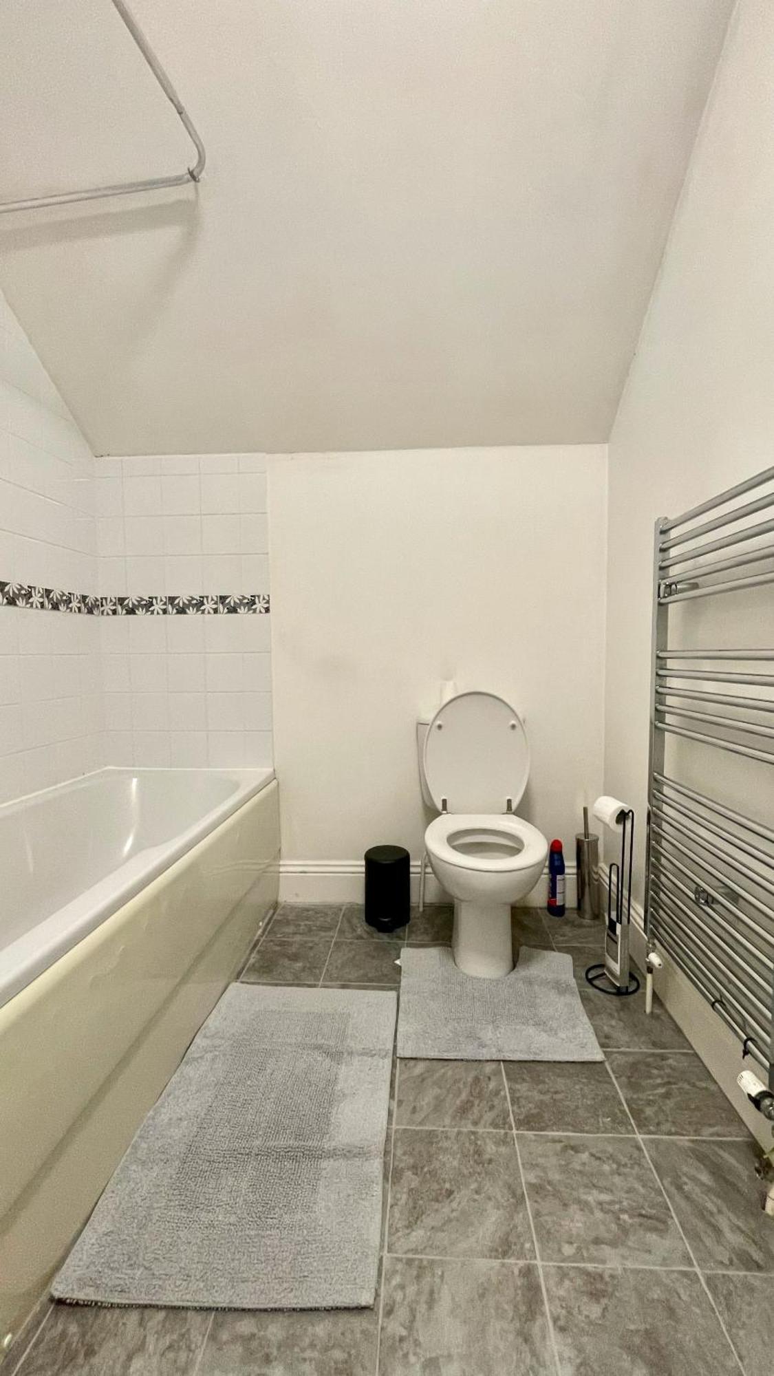 Spacious Two-Bedrooms House, Private Parking, Contractors, Relocators 牛津 外观 照片