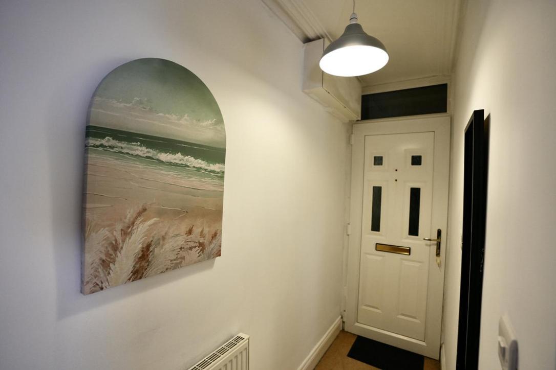 Spacious Two-Bedrooms House, Private Parking, Contractors, Relocators 牛津 外观 照片