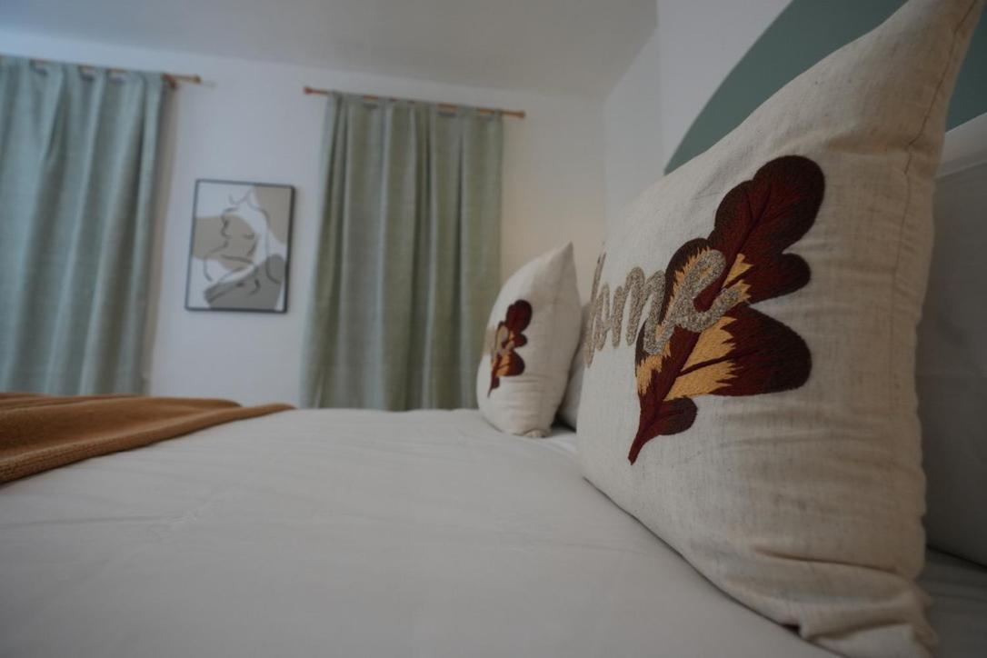 Spacious Two-Bedrooms House, Private Parking, Contractors, Relocators 牛津 外观 照片